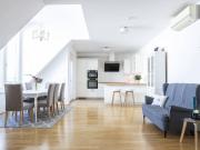 Stilvolle Maisonette mit Stadtblick und Garage in bester...