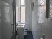 Stilvolle, neu renovierte 2 Zimmer Altbauwohnung in...