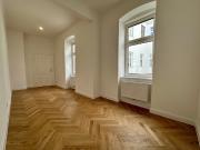 Stilvolle und geräumige 4 Zimmer Altbauwohnung mit...