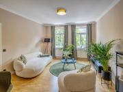Stilvolle Wohnung mit Balkon zum Hof