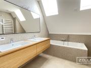 Stilvolles Dachgeschoss mit Loggia & Terrasse –...