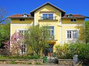 Stilvolle Wohnung mit Pool und Gartenglück ein Zuhause...