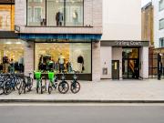 Stirling Court, Soho W1F, 1 bed flat to rent, £2,600 pcm...