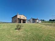 Strada Castel Dell´Aquila 3 8 vani 280mq