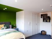 Straits Parade, Bristol, BS16 2LE