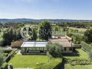 Straordinaria villa moderna in una delle zone più...