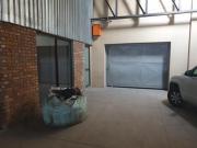 strategic 239 m² warehouse to let in.