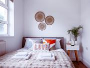 Stratford Gems: Modern 2 Bedroom Flat