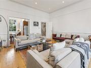 Stratford Road, London W8, 2 bed flat to rent, £7,800...