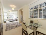 Strathmore Court, London NW8, 2 bed flat to rent, £3,835...