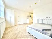 Streatfield Road, Harrow, HA3 Studio to rent £1,275 pcm...