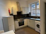 Streatham Hill, London SW2, 4 bed flat to rent, £2,750...