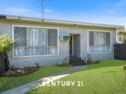 Street Front Comfort and Convenience in the Heart of...