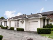 Streetfront Single level With Potential & Parkland Appeal