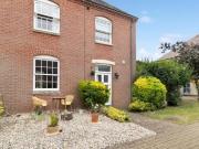 Strensham Court Mews, Strensham, 3 Bedroom End