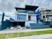 Strikingly Attractive 3Storey House and Lot for Sale in...