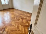 Stuckaltbauwohnung mit Balkon