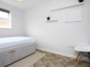 STUDENT HOUSE * A fantastic 4 bedroom maisonette...