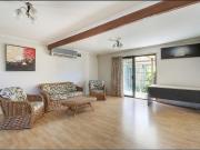 STUDENT SHARE ACCOMMODATION 10 Minute Bus Ride or 5...