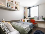 Students Only / En Suite / Move In Now!