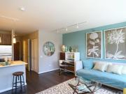 Studio, 1 bath, Condo 350 W Hubbard