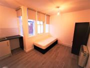 Studio 1st Floor Flat to rent in Brighton And Hove East...