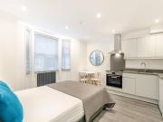 Studio 1st Floor Flat to rent in Chelsea Kensington And...