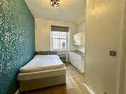 Studio 1st Floor Flat to rent in Kensington And Chelsea,...