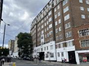 Studio 1st Floor Flat to rent in London Kensington And...