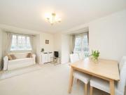 Studio 1st Floor Flat to rent in London Hammersmith And...