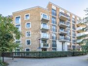 Studio 1st Floor Flat to rent in London Southwark, SE16,...