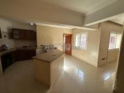 Magasin 48m² et mezzanine 20m² à Rouidate