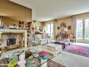 Studio 5 pièces 212 m²