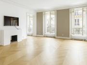 Studio 7 pièces 181 m²