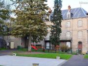 Studio 8 pièces 208 m²