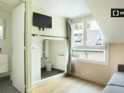 Studio à louer à 2Ème Arrondissement, Paris