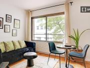 Studio à louer à Front de Seine, Paris Studio à louer à Front de Seine, Paris