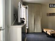 Studio à louer à La Fourche Guy Môquet, Paris