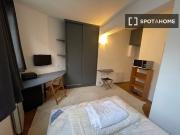 Studio à louer à Ternes Maillot, Paris