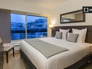 Studio à louer au Faubourg de l'Arche, Paris