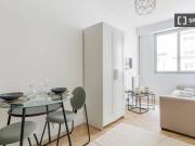 Studio à louer au Triangle d'Or, Paris