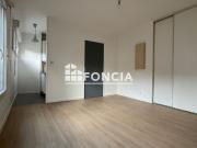 Studio à proximité immédiate du tram B arrêt BERGONIE...