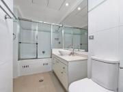 studio apartment at oaks trafalgar!