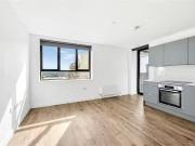 Studio apartment for rent in Barking Road, London, E6