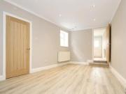 Studio Apartment For Rent In South Woodford, London