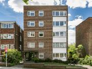 Studio apartment for sale in Leigham Court Road, London,...