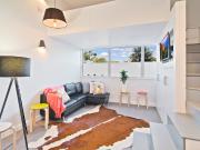 Studio Apartment in Cosmopolitan Hub!