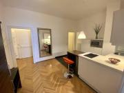 Studio Apartment vis á vis der Oper! Beste Lage!