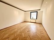 Studio Apartment vis á vis der Oper! Beste Lage!