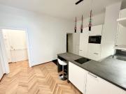 Studio Apartment vis á vis der Oper! Beste Lage!